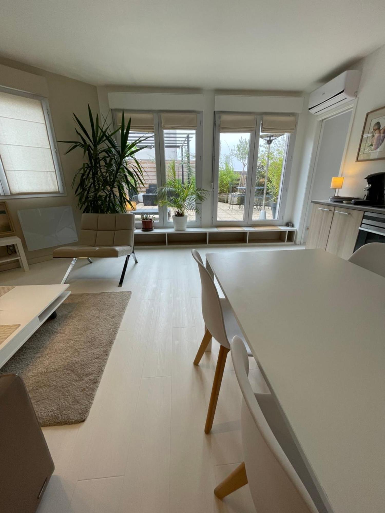 Appartement terrasse 4personnes rue de jemmapes Lille Extérieur photo