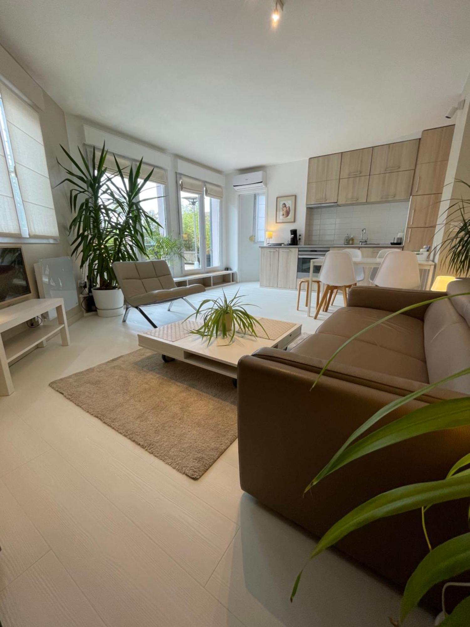Appartement terrasse 4personnes rue de jemmapes Lille Extérieur photo